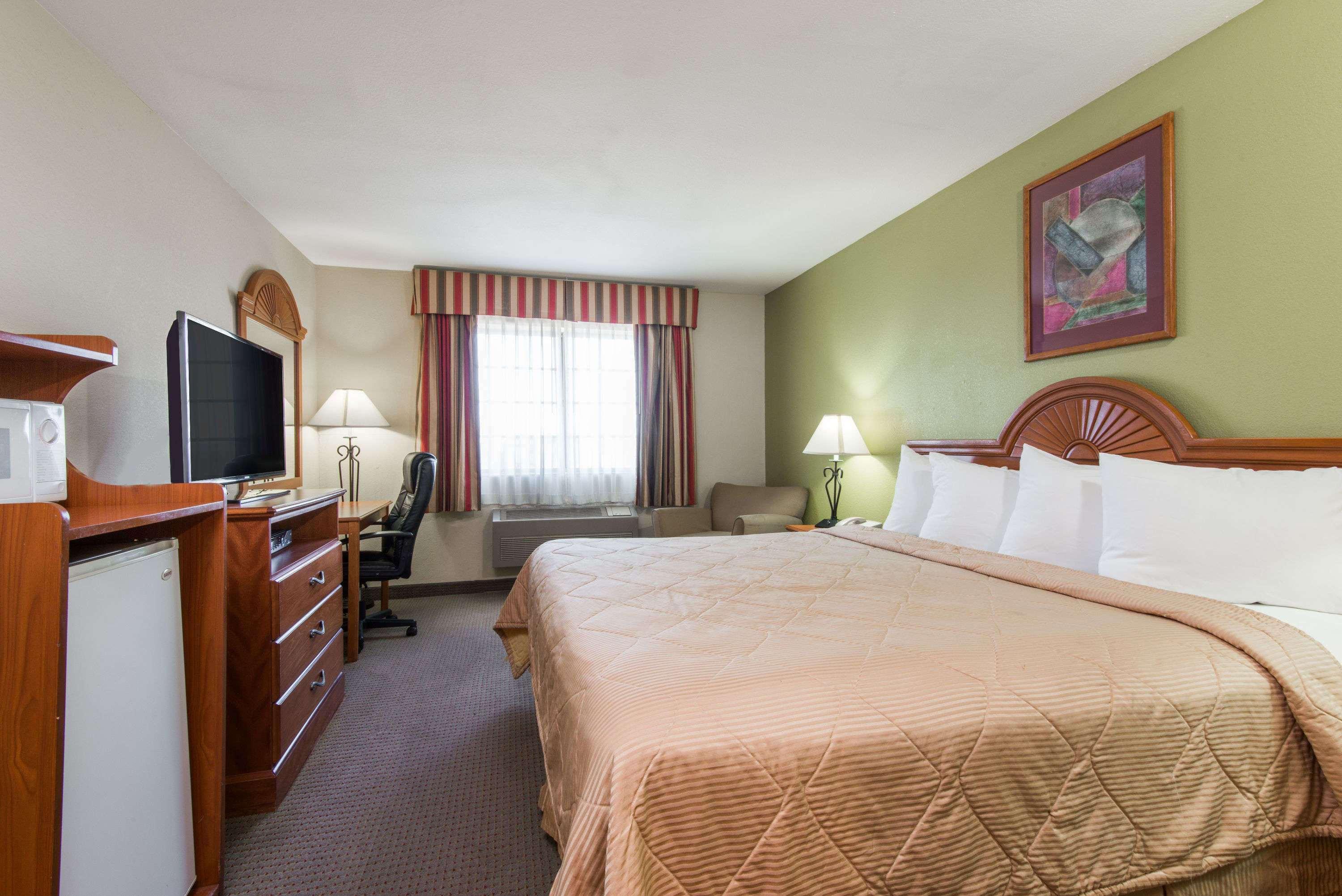 Knights Inn & Suites Галъп Екстериор снимка